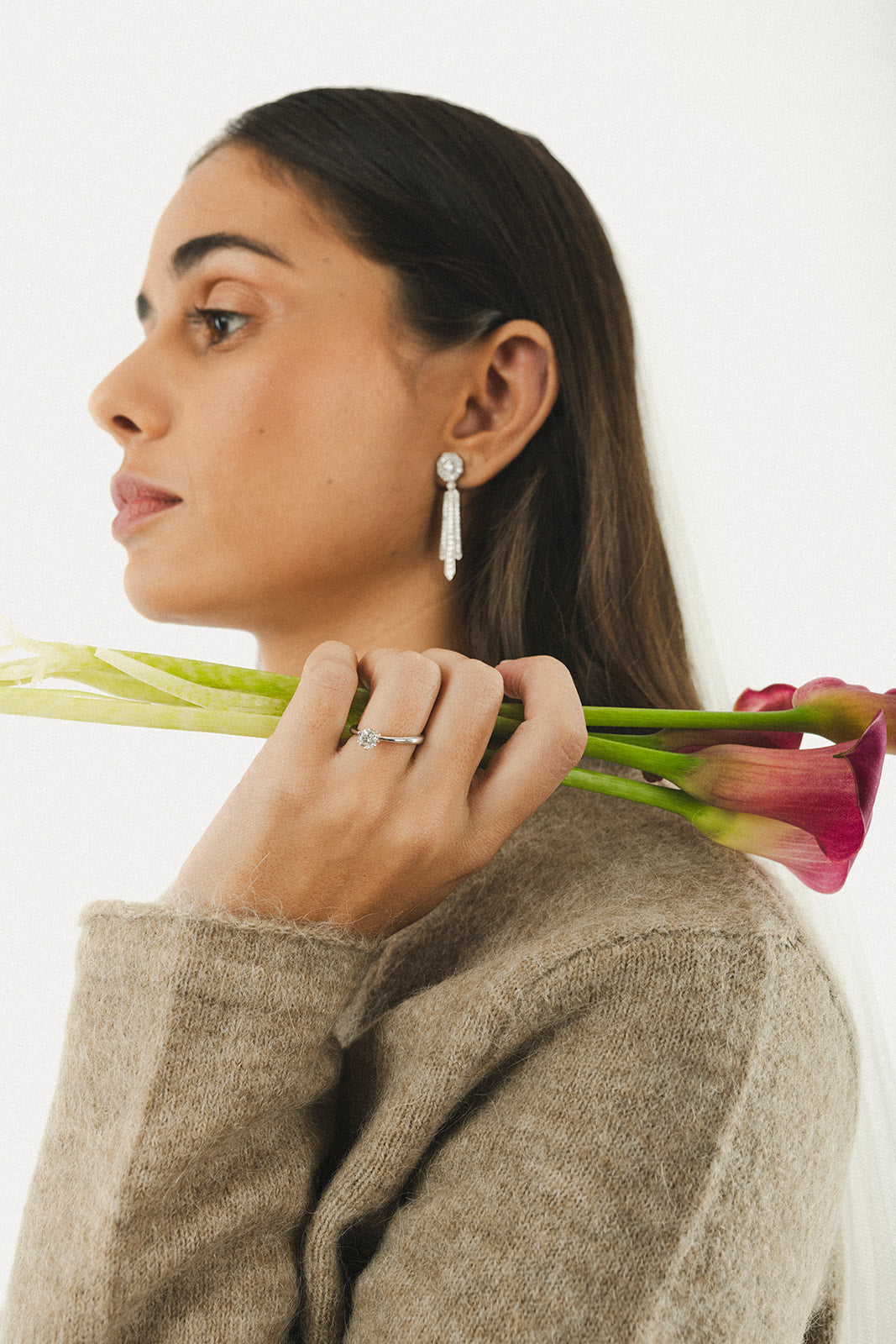 Solitario 6 garras con diamante En oro de 18 kilates