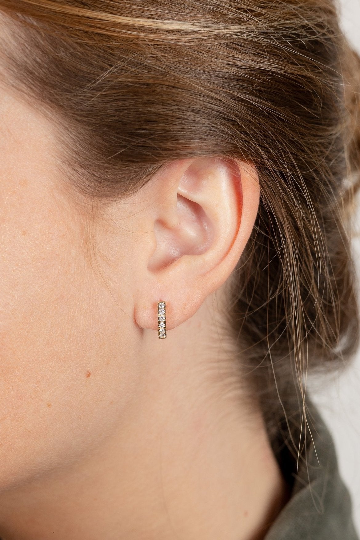 Aros con diamantes y oro de 9 K