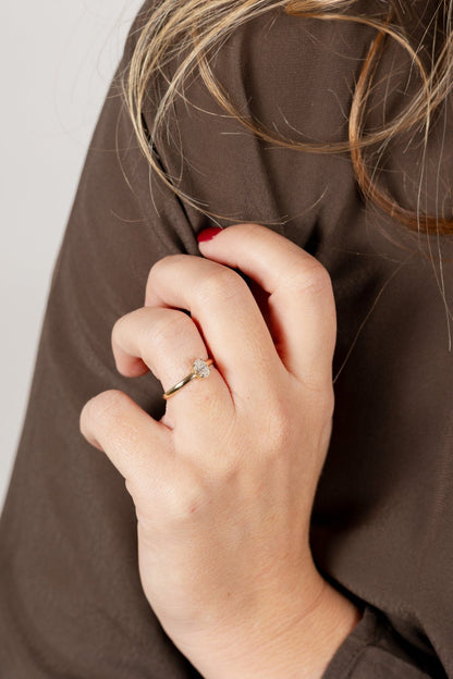 Solitario diamante talla oval