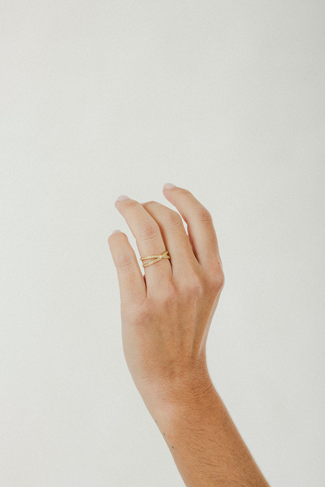 Anillo doble en oro amarillo de 18 K y diamantes